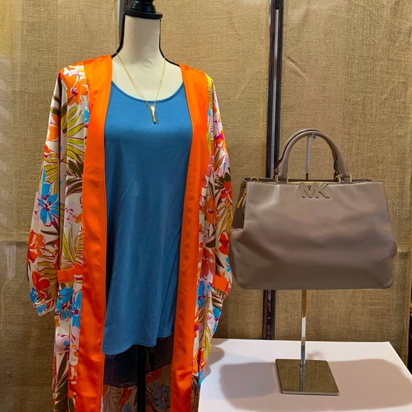 Monoreno Sleeveless Top- Blue - Picture 4 of 12